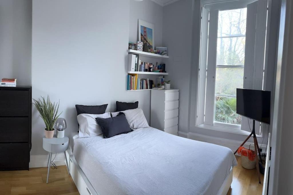 Gorgeous 2 Bedroom Flat In Charming Swiss Cottage London Eksteriør billede